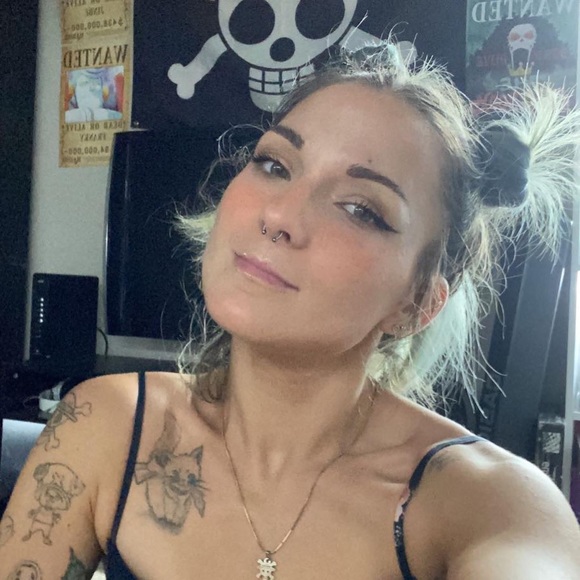 END OF CLOSET! COME SAY HI! - Picture 7 of 8